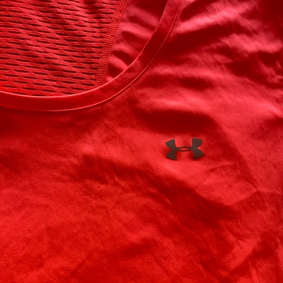Under Armour Red V-Neck Fitted Tee - Picture 4 of 4